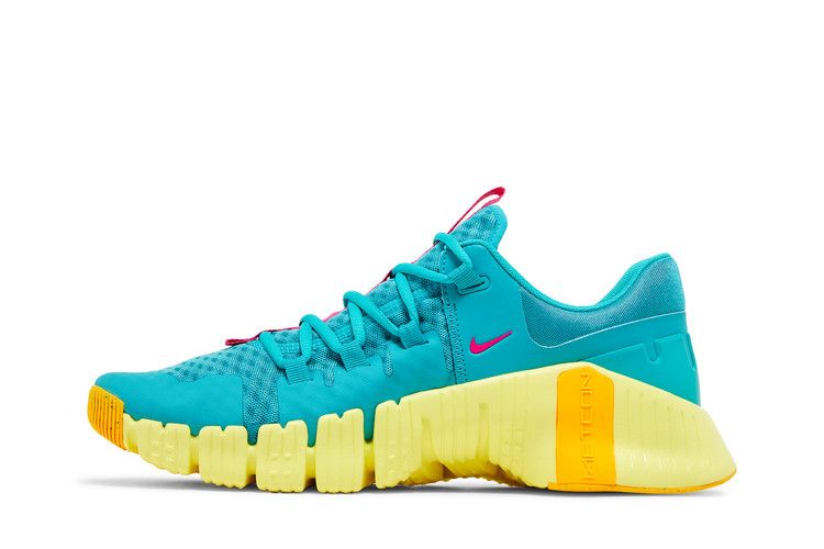 Nike Free Metcon 5 Dusty Cactus Fierce Pink
