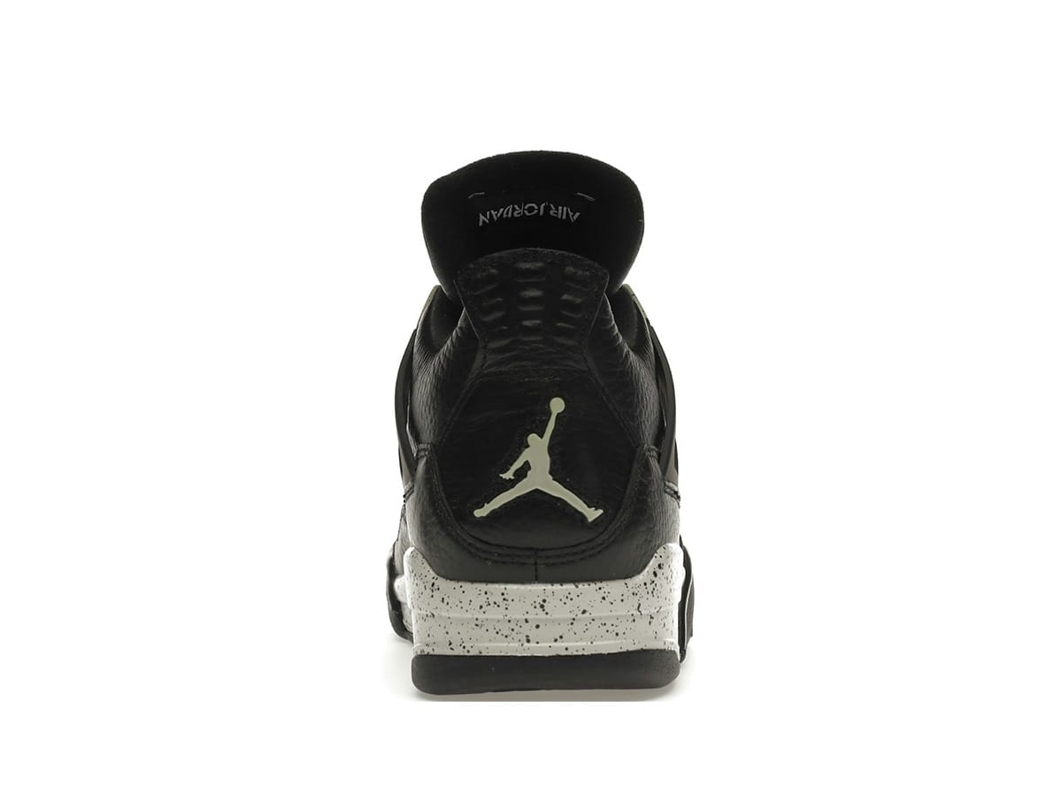 Jordan 4 Retro Oreo (2015) – Iconic Sneaker