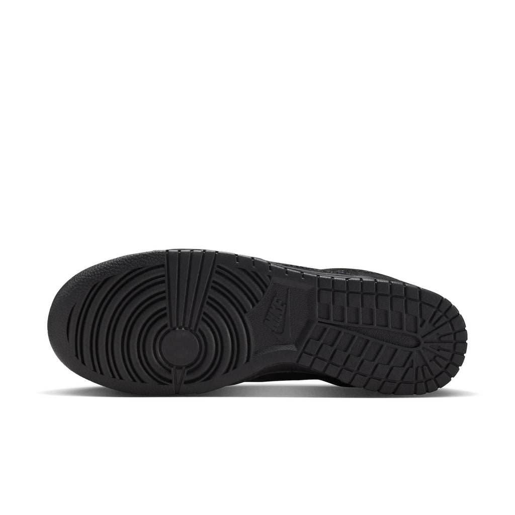 NIKE DUNK LOW RETRO SE - BLACK ON BLACK