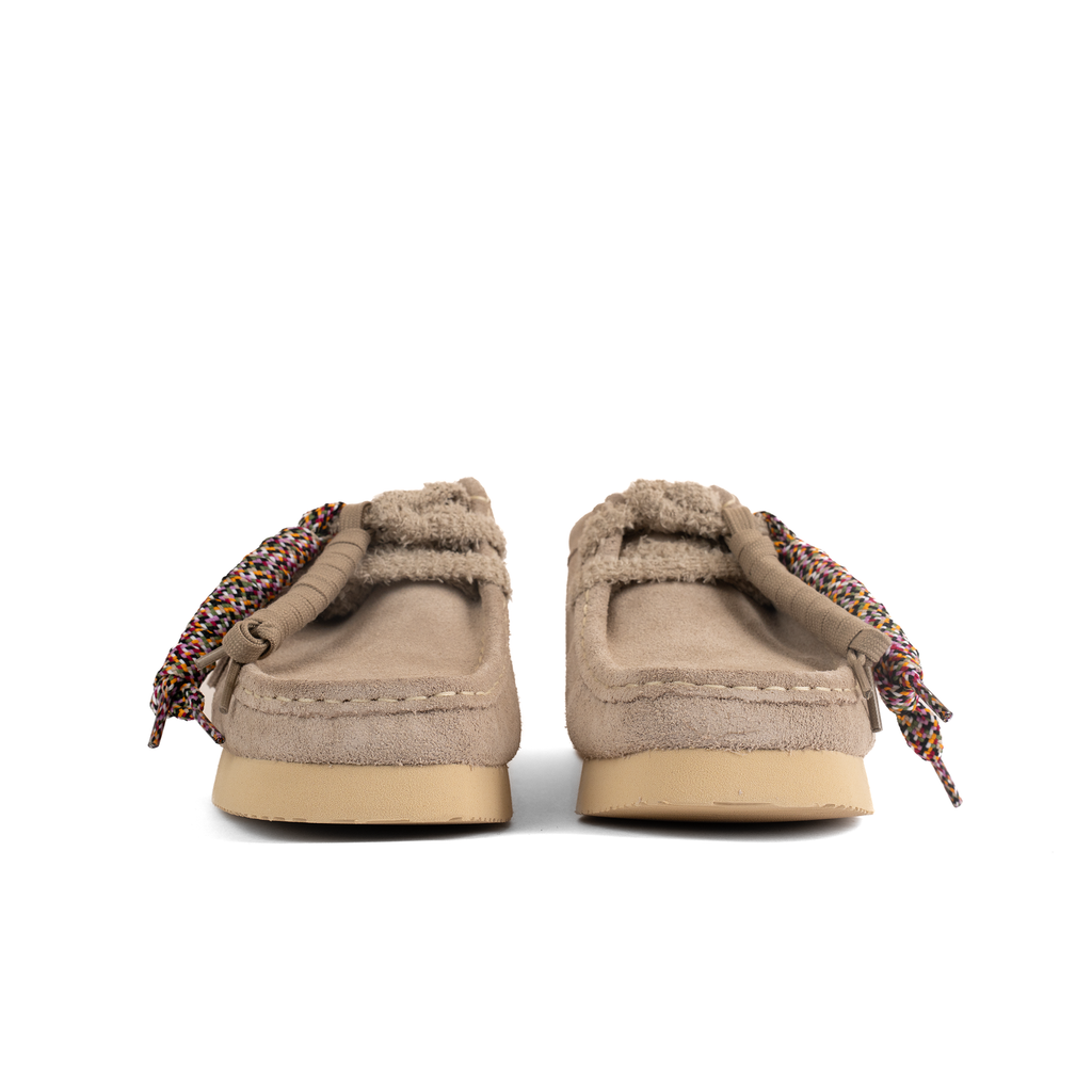 CLARKS WALLABEE - SAND SUEDE