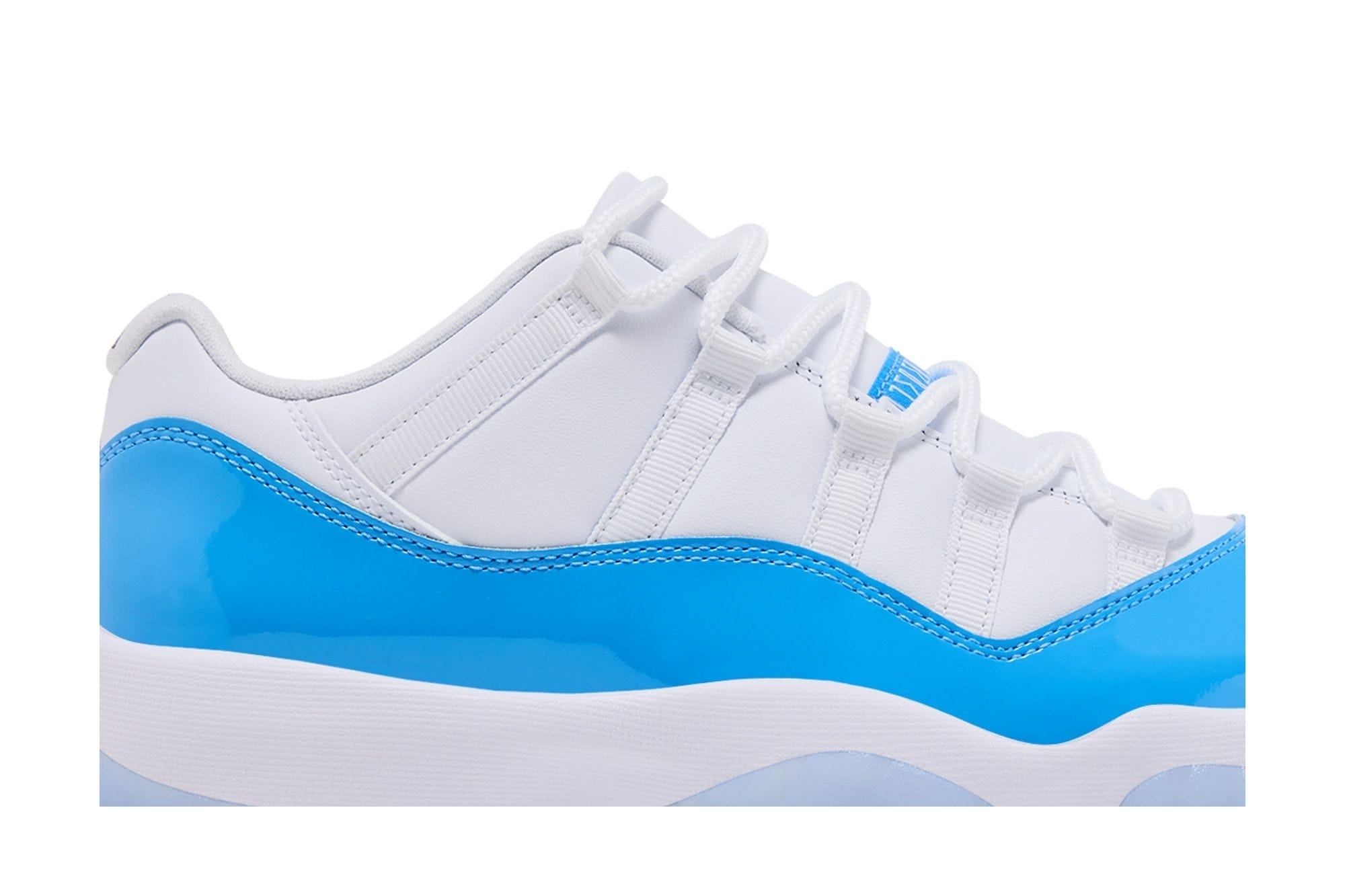 Air Jordan 11 Retro Low Unc 2026 White University Blue Black