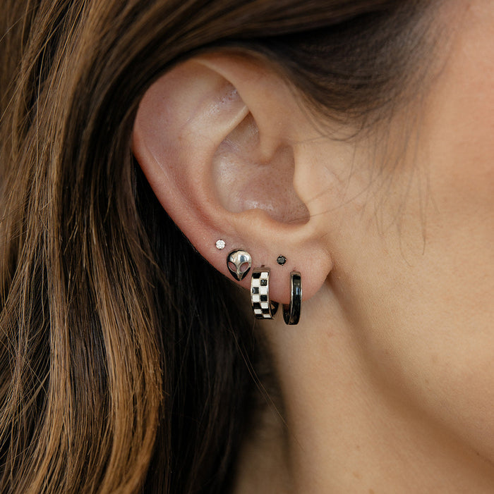 Alien Flat Back Stud