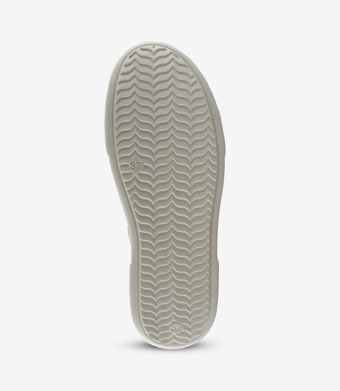 Chayne Grey – Slip-On Shoes for Women