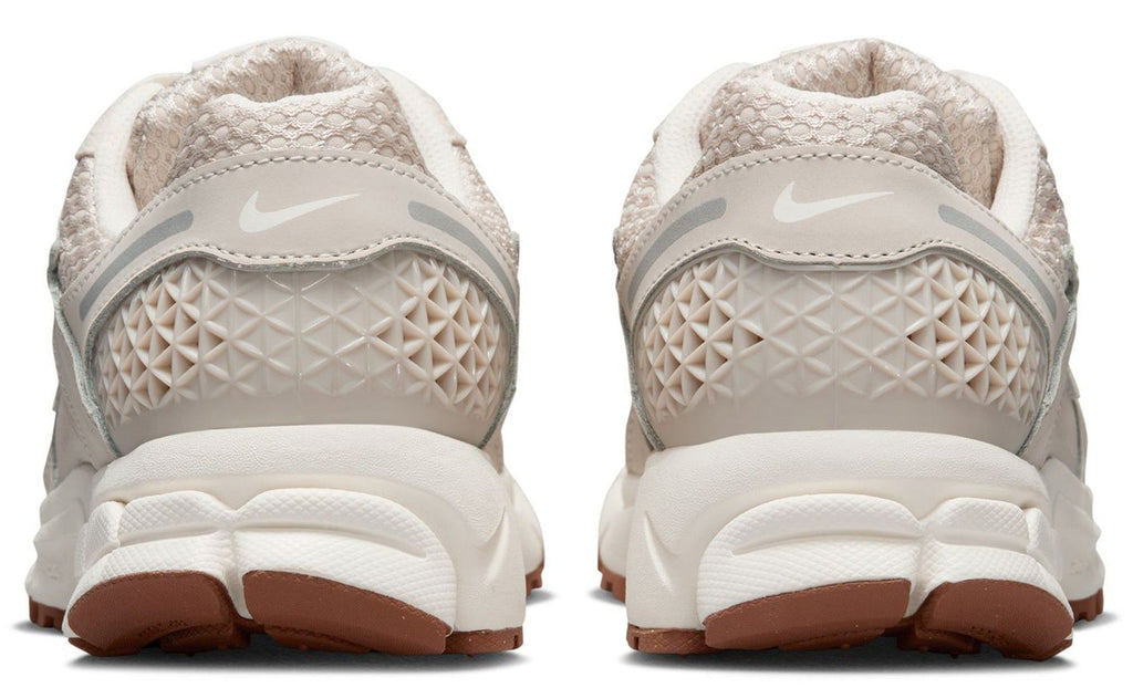 Women's Nike Zoom Vomero 5 LT Oreowood BRN/Sail (FZ3780 101)