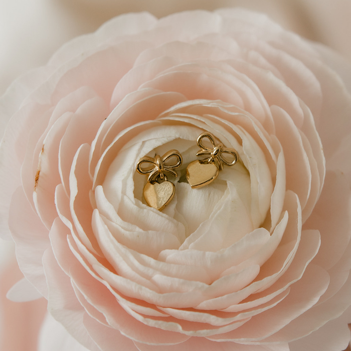 Heartstrings Flat Back Stud