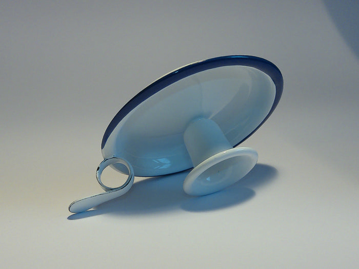 Münder Email Kerzenhalter emailliert 14,5 cm x 13,0 cm x 6 cm, Farbe weiß mit blauem Rand