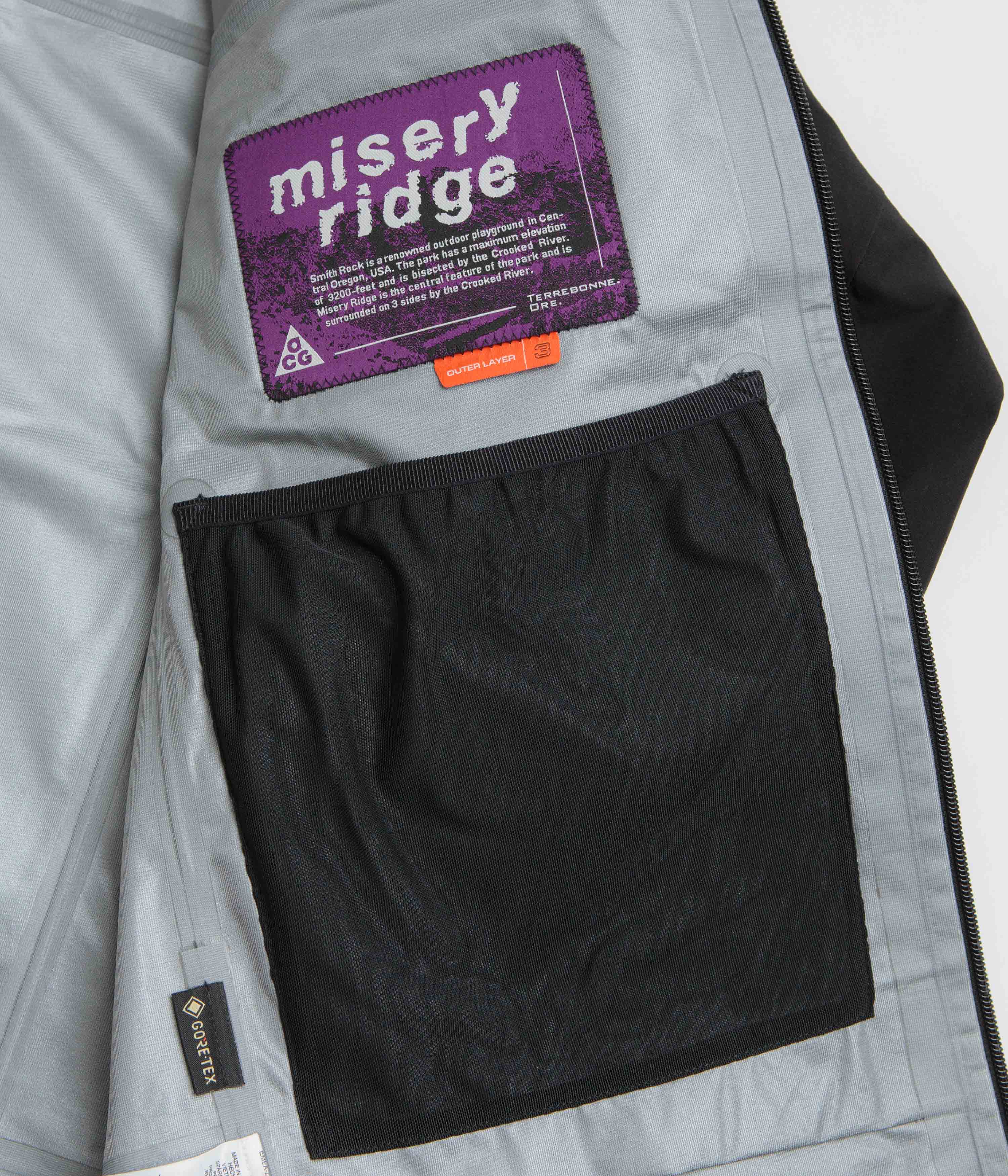 Nike ACG Misery Ridge Jacket - Black / Summit White