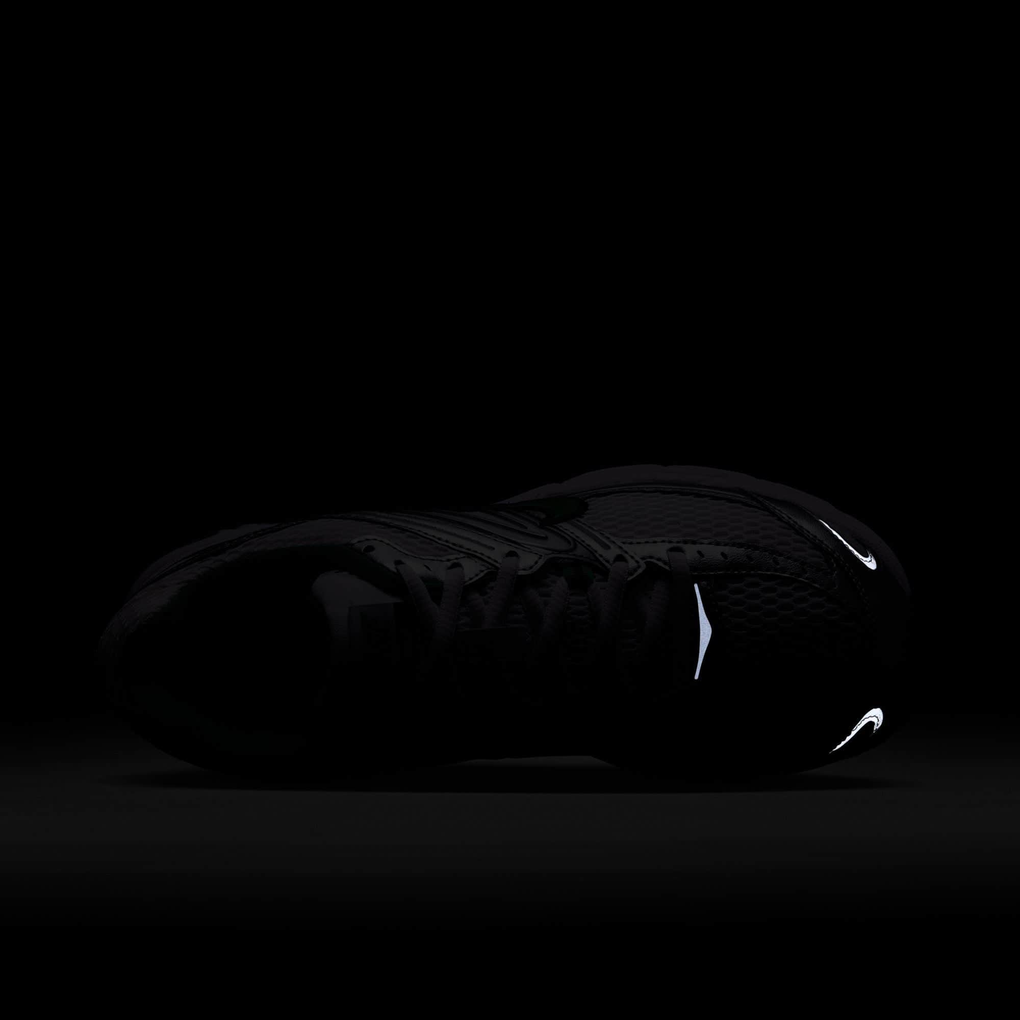 Nike Air Max Moto 2K - Women's