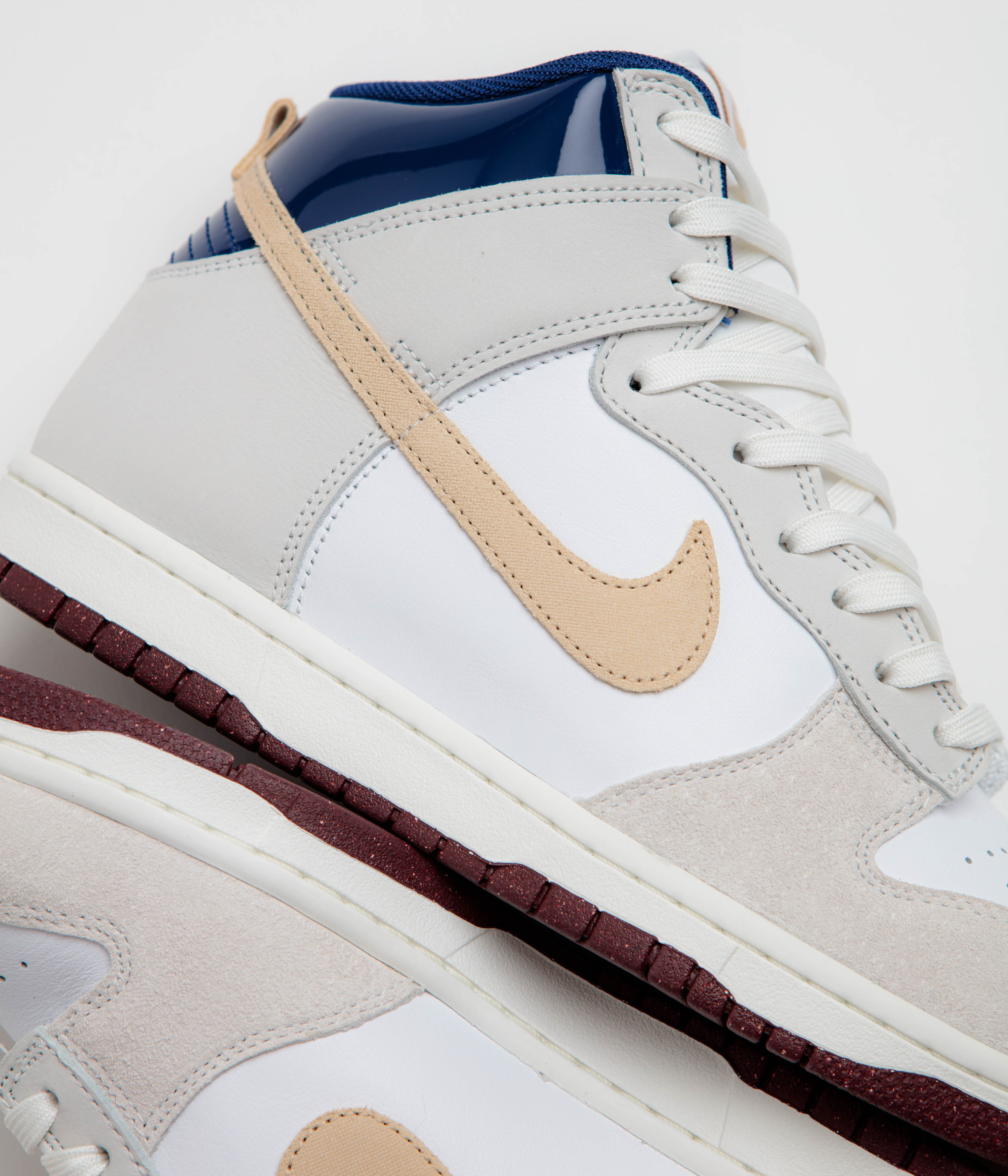 Nike SB x Beyond Dunk High Pro Shoes - White / Ivory - Sand Dune - Blue Void