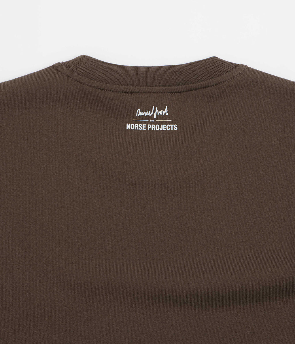 Norse Projects x Daniel Frost Baker Ascent T-shirt - Seal Brown