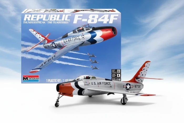 Revell Monogram Modellbausatz Republic F-84F Thunderstreak "Thunderbirds" Level 4 M 1:48 75 Teile