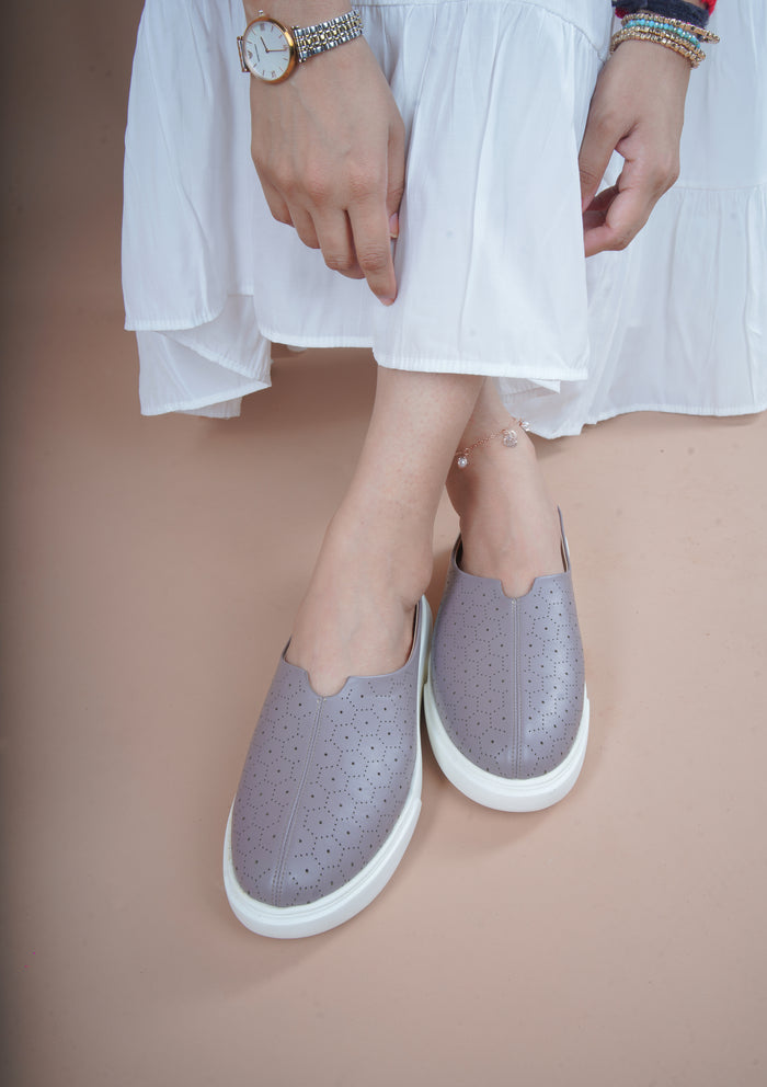 Sandra Grey – Grey Half Shoes for Women